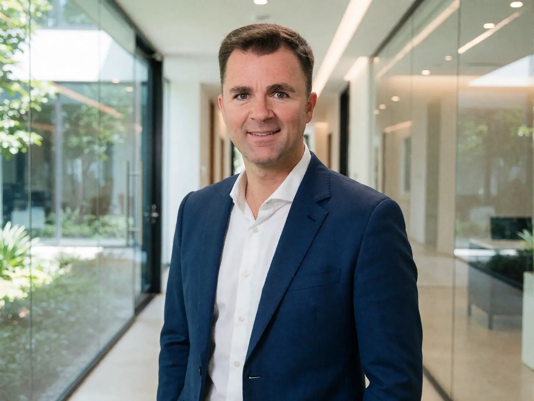 Andreas Ried, Executive Coach und Berater, im Büro – Executive Coaching, Training und Consulting